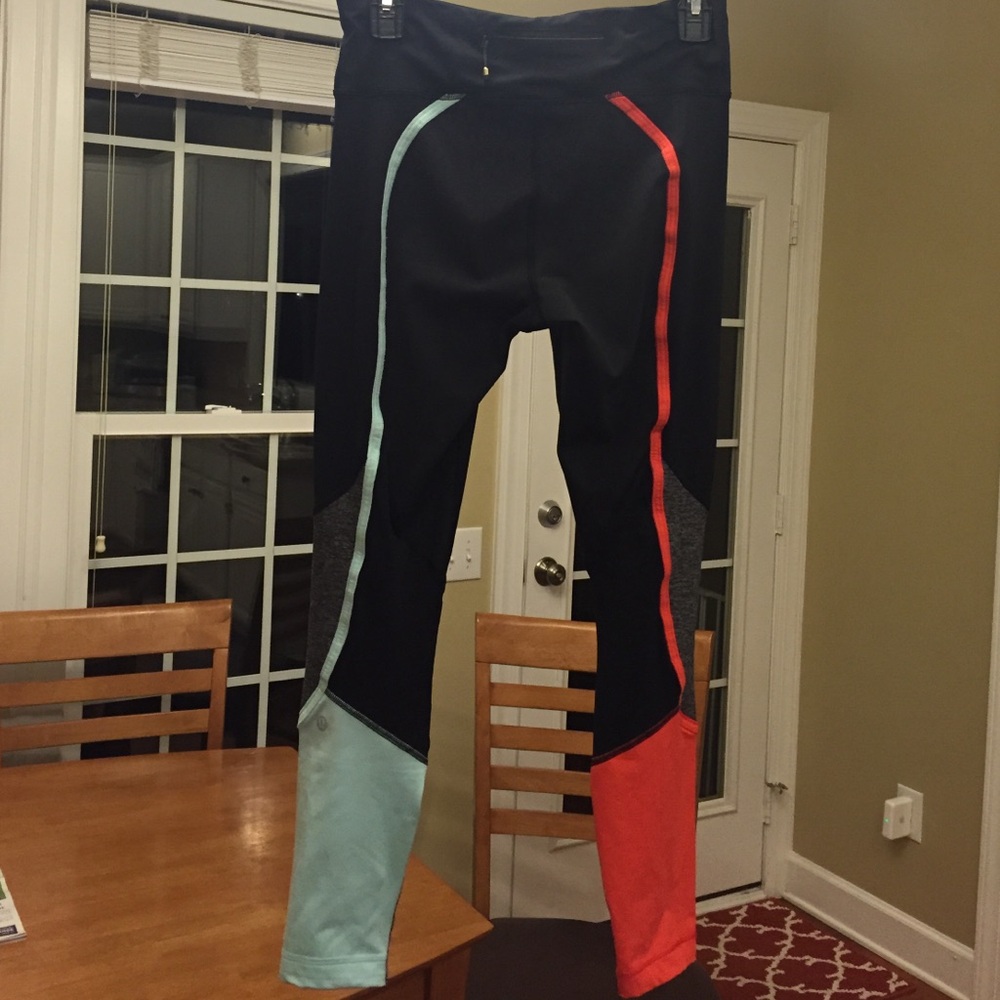 LULULEMON Pedal To The Medal 7/8 Tight